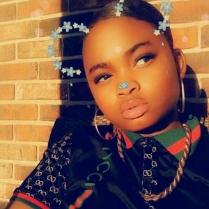 Meet your Posher, Ariel